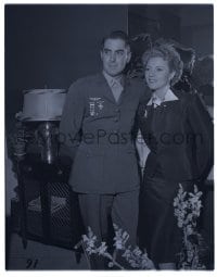 9m553 TYRONE POWER/ANNABELLA 4x5 negative 1944 visiting his wife after becoming a lieutenant!