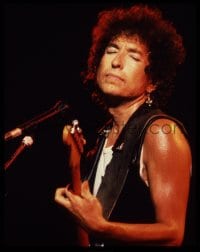 9m369 BOB DYLAN IN CONCERT 4x5 transparency 1986 the legendary singer/songwriter performing live!