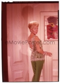 9m287 LANA TURNER 5x7 transparency 1950s casual portrait at home in sparkling backless blouse!