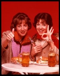 9m346 LAVERNE & SHIRLEY group of 2 4x5 transparencies 1980 Penny Marshall & Cindy Williams!