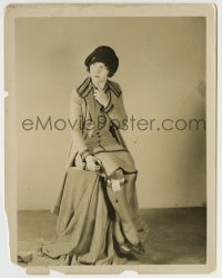 9s298 ESTELLE CLARK 8x10.25 still 1920s she invented a notepad that attaches to her garter!