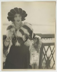 9s299 ESTELLE TAYLOR deluxe 7.75x10 still 1920s portrait in great fur outfit with wild hat!
