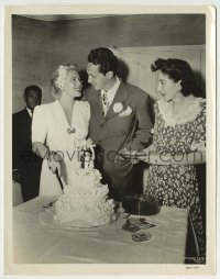 9s536 LANA TURNER 8x10.25 still 1942 cutting wedding cake with her new husband Stephen Crane!