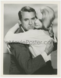 9s683 NORTH BY NORTHWEST 8x10.25 still 1959 best c/u of Cary Grant & Eva Marie Saint embracing!