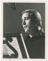 9s721 PERRY COMO SHOW TV 7x9 still 1967 by music stand singing request tunes during the 5th season!