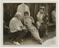 9s857 SPARTACUS candid 8.25x10 still 1960 Simmons in costume with sunglasses by Laughton & Ustinov!