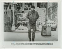 9s891 TAXI DRIVER 8x10.25 still 1976 classic image of Robert De Niro in New York, Martin Scorsese!