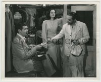 9s906 THEY MET IN BOMBAY 8.25x10 still 1941 Rosalind Russell between Clark Gable & Peter Lorre!
