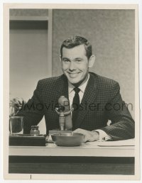 9s932 TONIGHT SHOW TV 7x9 still 1964 youthful portrait of Johnny Carson in the show's third year!