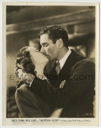 9s949 UNCERTAIN GLORY 8x10.25 still 1944 romantic close up of Errol Flynn kissing Jean Sullivan!