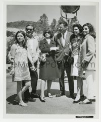 9s957 VALLEY OF THE DOLLS candid 8.25x10 still 1967 Patty Duke, Parkins & others on smoke break!