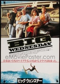 9t870 BIG WEDNESDAY Japanese 1978 John Milius surfing classic, cool image of cast leaning on car!