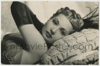 9x016 ANN SOTHERN deluxe 7.75x11.75 still 1940 super sexy close portrait laying on bed!