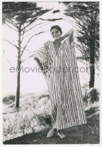 9x101 JACQUELINE BISSET deluxe 9.5x14 still 1960s c/u of the beautiful English actress outdoors!