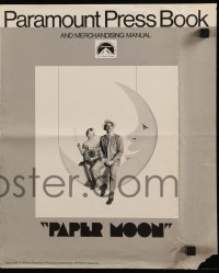 9x829 PAPER MOON pressbook 1973 great image of smoking Tatum O'Neal with dad Ryan O'Neal!