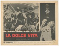 9z454 LA DOLCE VITA LC #7 1961 Federico Fellini, sexy Anita Ekberg talks to photographers!