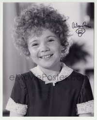 1b775 AILEEN QUINN signed 8x10 REPRO still 1990s smiling close portrait from Annie with drawing!