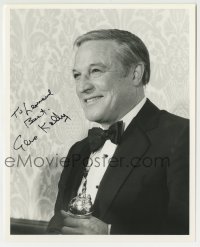 1b853 GENE KELLY signed 8x10 REPRO still 1980s with Cecil B. DeMille Award at the Golden Globes!