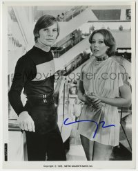 1b531 MICHAEL YORK signed 8x10.25 still 1976 close up with sexy Jenny Agutter from Logan's Run!