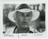 1b550 PETER YATES signed 8x10 still 1979 great candid of the director from Breaking Away!