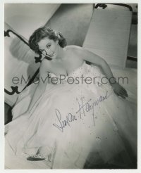1b587 SUSAN HAYWARD signed 7.5x9.25 still 1952 great candid from With a Song in My Heart!