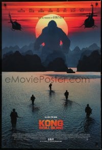 1c529 KONG: SKULL ISLAND int'l advance DS 1sh 2017 Jackson, Hiddleston, huge ape and soldiers!