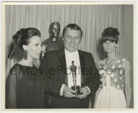 1h118 AUDREY HEPBURN/ROD STEIGER/CLAIRE BLOOM 8x10 still 1968 presenting Oscars, Steiger also won!