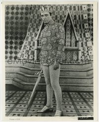 1h183 CAMELOT 8x10 still 1963 Richard Burton shown as King Arthur in Broadway's Camelot in 1960!
