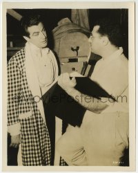 1h184 CAMILLE candid 8x10.25 still 1937 director George Cukor holding script talks to Robert Taylor!