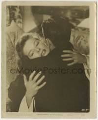 1h957 UNDERCURRENT 8.25x10.25 still 1946 close up of Katharine Hepburn hugging Robert Taylor!