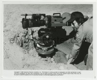 2a303 CLOSE ENCOUNTERS OF THE THIRD KIND S.E. candid 8x10 still 1980 Steven Spielberg by camera!