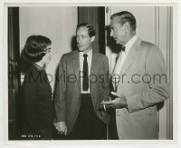 2a629 LOVE IN THE AFTERNOON candid 8.25x10 still 1957 Mel Ferrer visits Audrey Hepburn & Gary Cooper