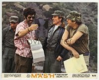 2a072 MASH color 8x10 still 1970 Elliott Gould & Donald Sutherland are the pros from Dover!