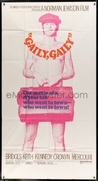 2c717 GAILY, GAILY int'l 3sh 1970 Beau Bridges wearing nothing but a hat and holding a briefcase!