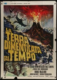 2c525 LAND THAT TIME FORGOT Italian 1p 1975 Edgar Rice Burroughs, cool dinosaur & volcano art!