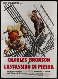 2c264 STONE KILLER Italian 2p 1973 Casaro art of Charles Bronson shooting guy on fire escape!