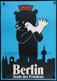 2d464 BERLIN STADT DES FRIEDENS 23x32 East German special poster 1987 Kahane, bear hugging dove