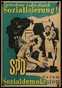 2d174 GERECHTER LOHN DURCH SOZIALISIERUNG 12x17 German political campaign 1947 family in garden