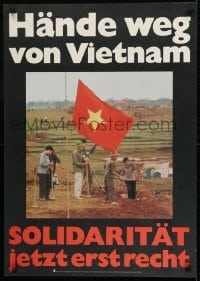 2d321 HANDE WEG VON VIETNAM 23x32 East German special poster 1979 Thomas Billhardt, Vietnam flag