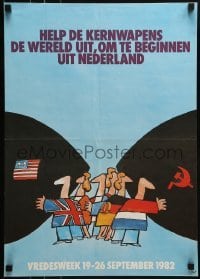 2d541 HELP DE KERNWAPENS DE WERELD UIT 17x23 Dutch special poster 1982 world nuclear disarmament