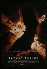 2k083 BATMAN BEGINS advance 1sh 2005 June 17, image of Christian Bale in title role flying w/bats!