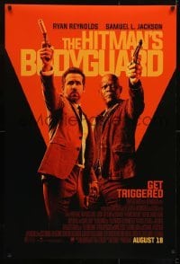 2k404 HITMAN'S BODYGUARD advance DS 1sh 2017 image of Samuel Jackson and Ryan Reynolds with guns!
