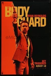 2k405 HITMAN'S BODYGUARD teaser DS 1sh 2017 great image of Ryan Reynolds pointing gun!