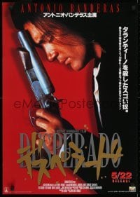 2y619 DESPERADO advance Japanese 1995 Robert Rodriguez, close image of Antonio Banderas with gun!