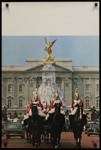 2z242 VICTORIA MEMORIAL 20x30 English travel poster 1977 Buckingham Palace, Queen's Guard!