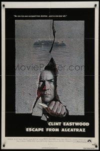 3b245 ESCAPE FROM ALCATRAZ 1sh 1979 Eastwood busting out by Lettick, but missing his signature!