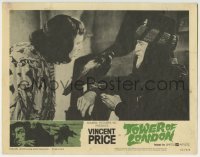 3c917 TOWER OF LONDON LC #2 1962 Vincent Price looks at raven on Richard Hale's arm, Roger Corman!