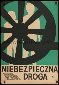 3f881 OPASNI PUT Polish 23x34 1965 Andrzej Onegin-Dabrowski artwork of wagon wheel and cast!