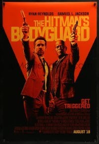3g409 HITMAN'S BODYGUARD advance DS 1sh 2017 image of Samuel Jackson and Ryan Reynolds with guns!