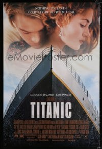 3g889 TITANIC DS 1sh 1997 Leonardo DiCaprio, Kate Winslet, directed by James Cameron!